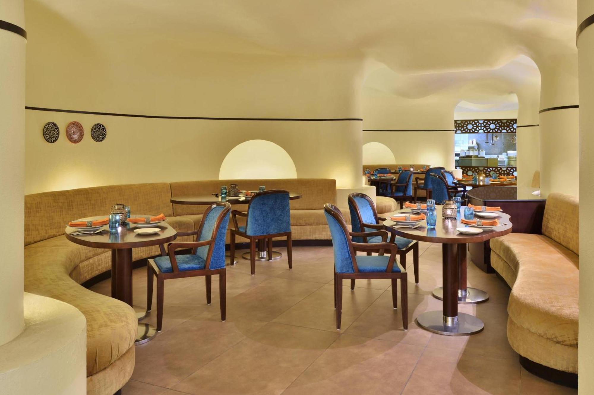 Jaipur Marriott Hotel Екстериор снимка The restaurant