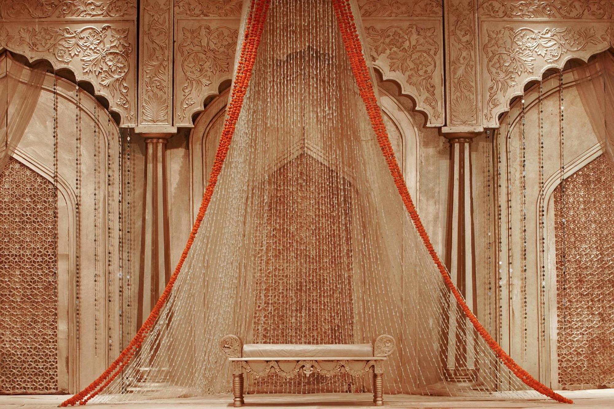 Jaipur Marriott Hotel Екстериор снимка The interior of the temple
