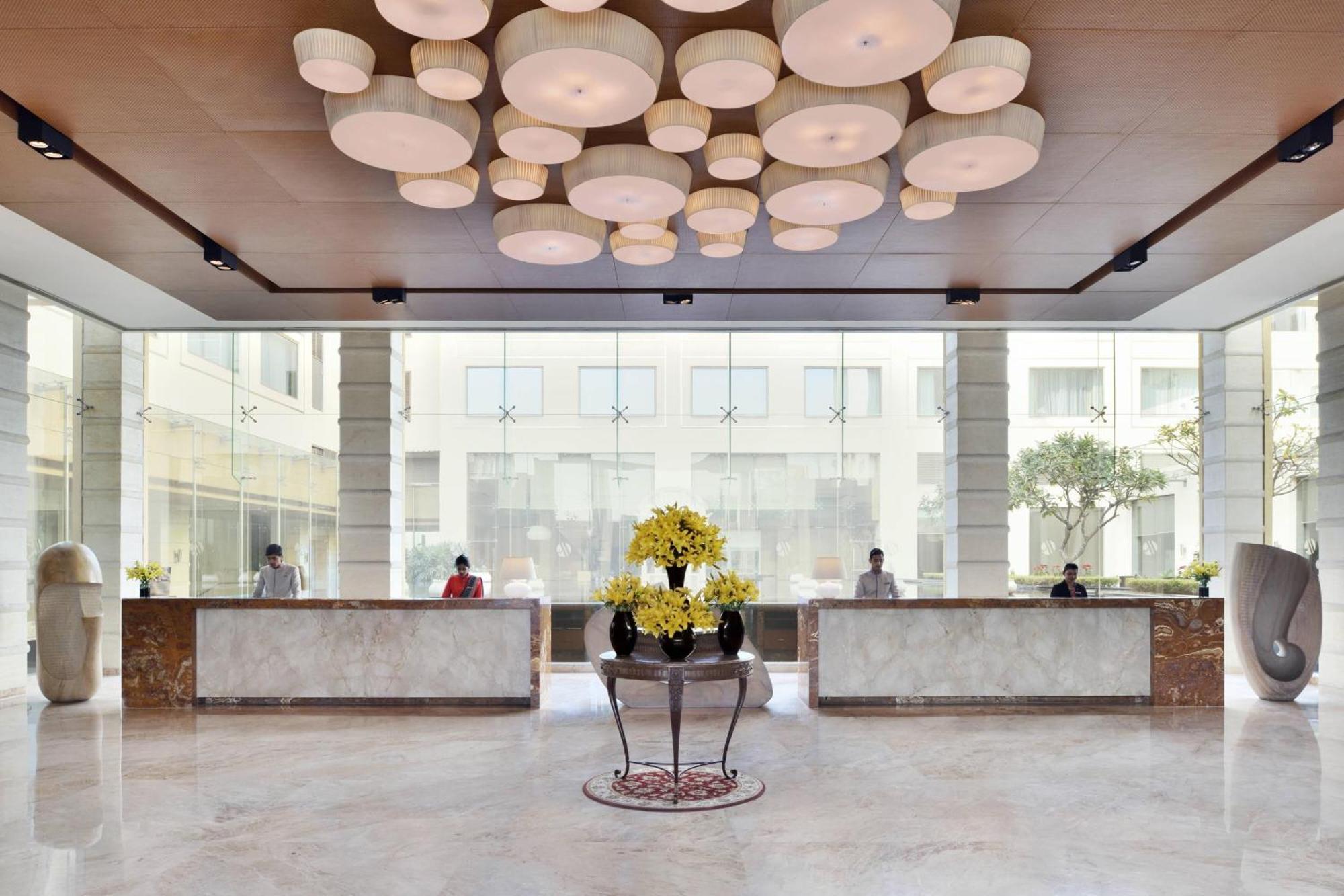 Jaipur Marriott Hotel Екстериор снимка The lobby of the hotel